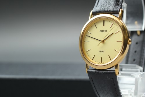 Vtg 1997 mint - n, seiko